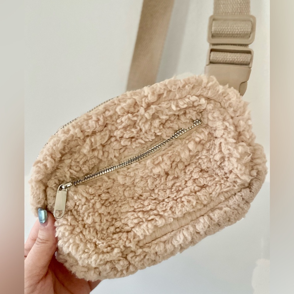 wild fable • sherpa fanny pack NWOT